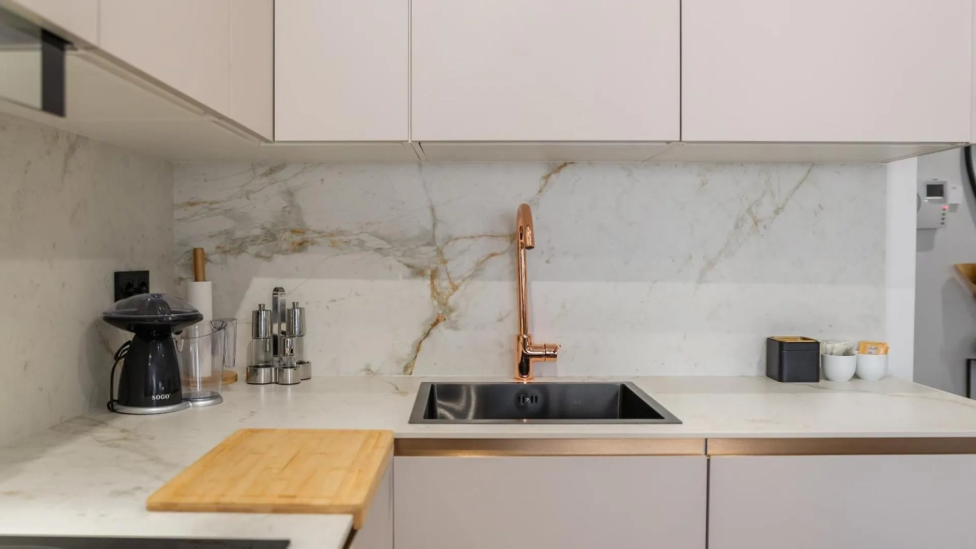 Victoria Lux 100 Apartment Malaga 0*,